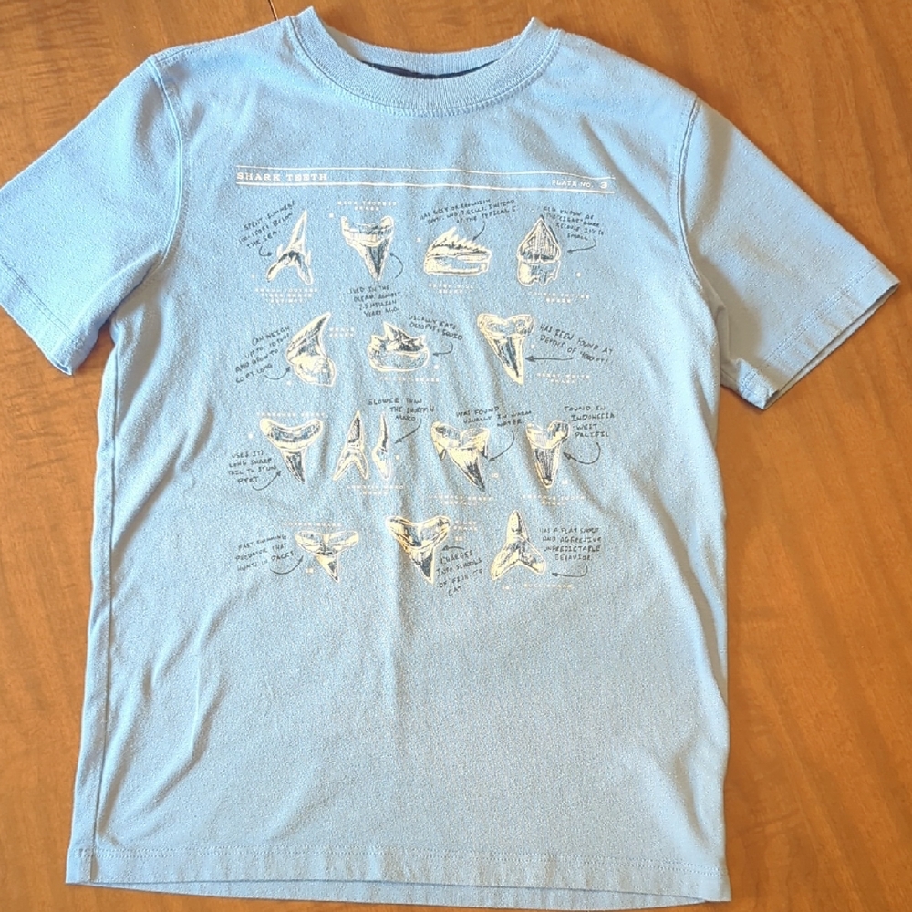 🛍️♥️ 4/$20- GAP Blue Shark Tooth Graphic Short Sleeve Tee